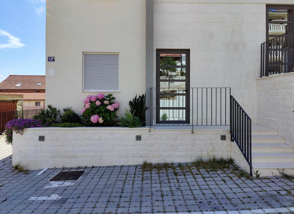 R&R Residence Podstrana Bagian luar foto