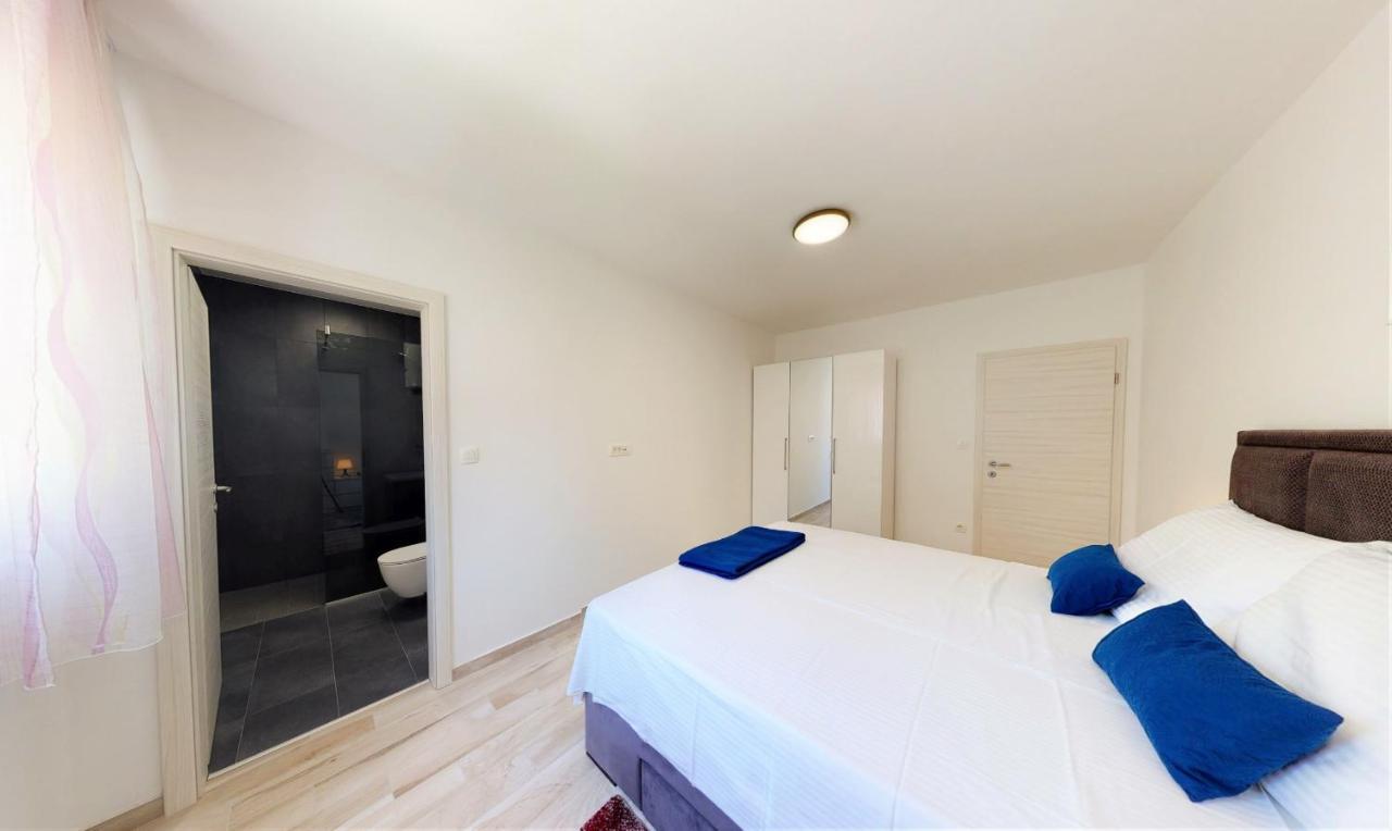 R&R Residence Podstrana Bagian luar foto
