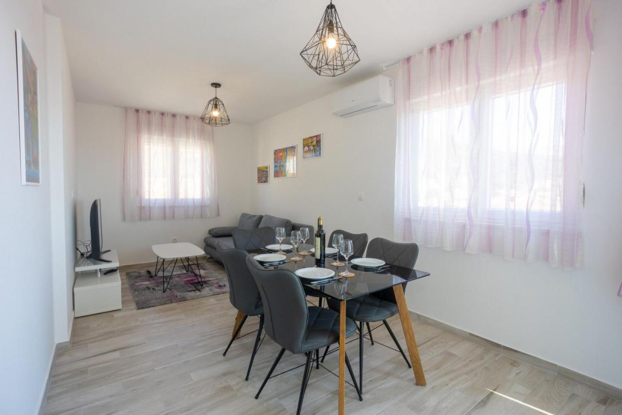R&R Residence Podstrana Bagian luar foto