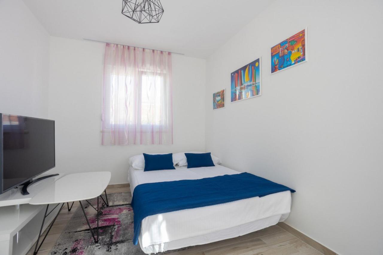 R&R Residence Podstrana Bagian luar foto